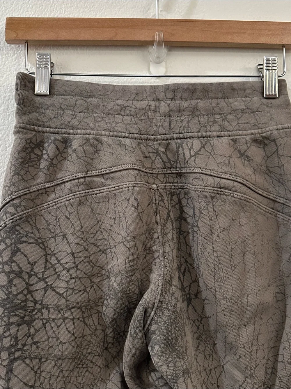 Lululemon Warm Down Jogger 7/8 Length Thread Dye Rover Black Size 2